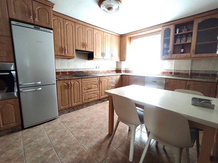 Casas en venta y pisos alquiler - 2