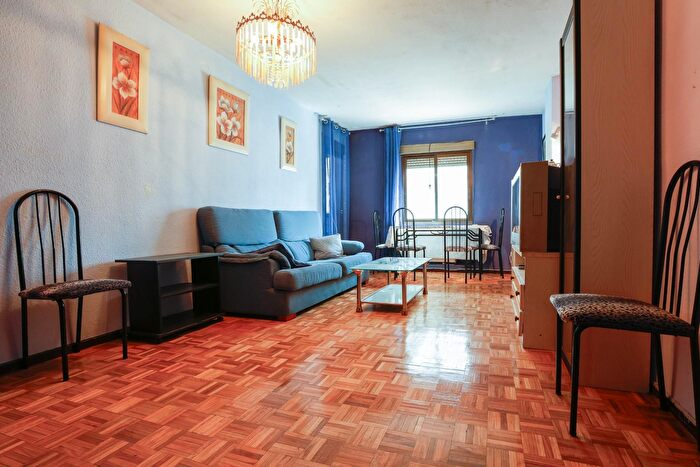 Piso en venta en Reyes, Parla de 3 habitaciones