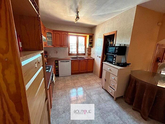 Casas en venta y pisos alquiler - 3