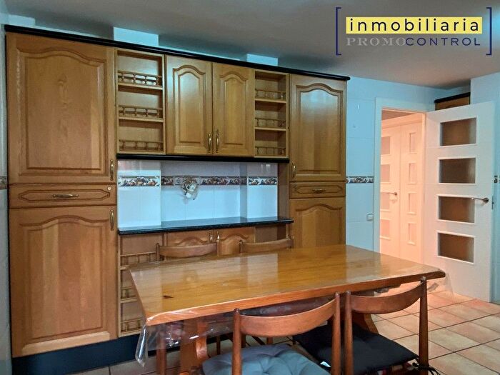 Casas en venta y pisos alquiler - 3