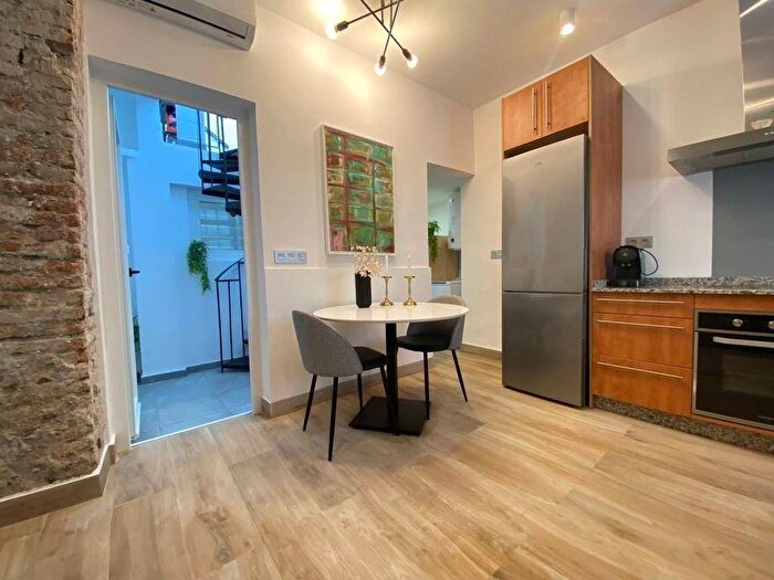 Casas en venta y pisos alquiler - 3
