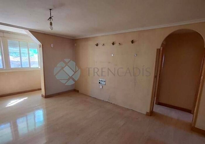 Casas en venta y pisos alquiler - 1