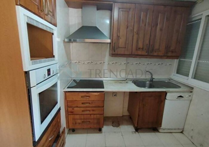 Casas en venta y pisos alquiler - 3