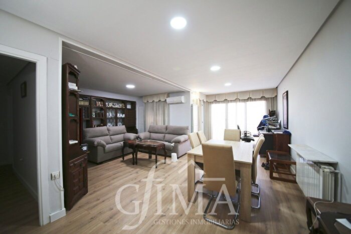 Casas en venta y pisos alquiler - 1
