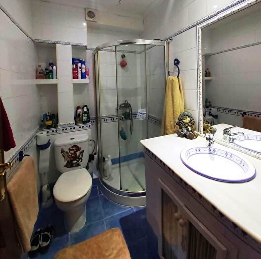 Casas en venta y pisos alquiler - 3