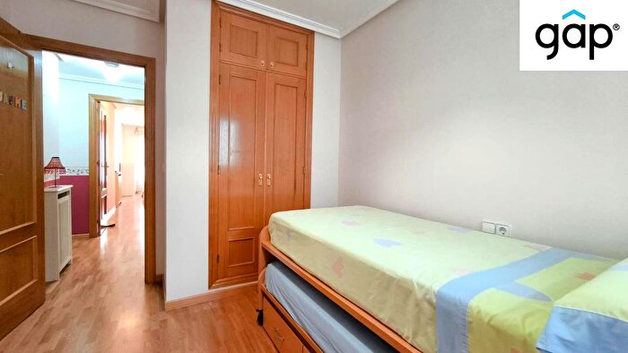 Casas en venta y pisos alquiler - 2
