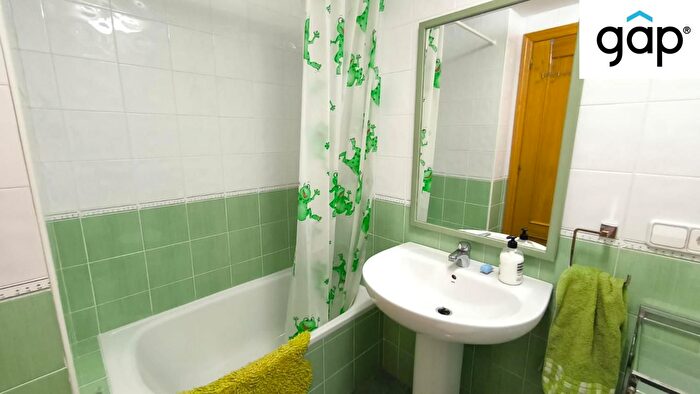 Casas en venta y pisos alquiler - 3