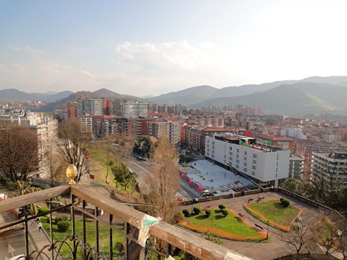 Piso en venta en Uribarri, Zurbaran de 5 habitaciones
