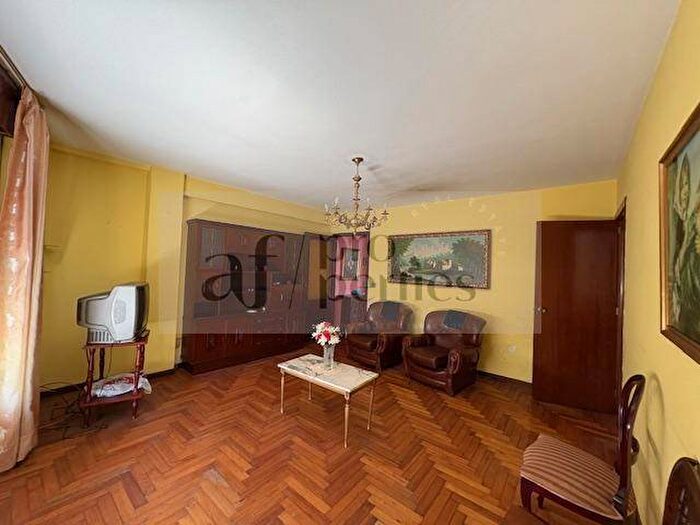 Casas en venta y pisos alquiler - 1