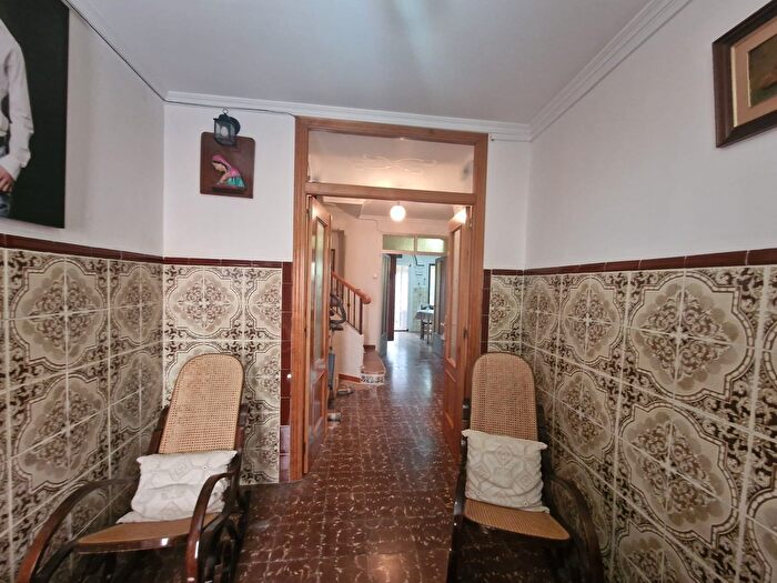 Casas en venta y pisos alquiler - 1
