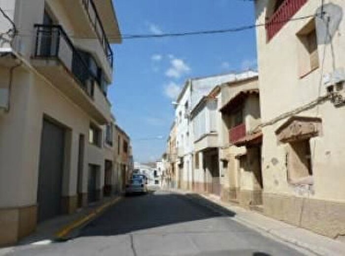 Casas en venta y pisos alquiler - 2