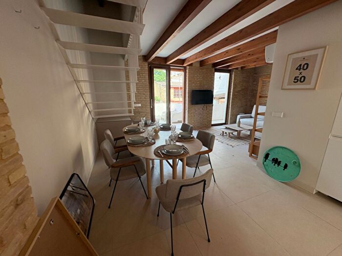Casas en venta y pisos alquiler - 2