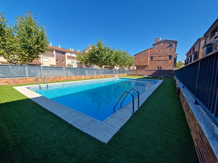 Casas en venta y pisos alquiler - 1