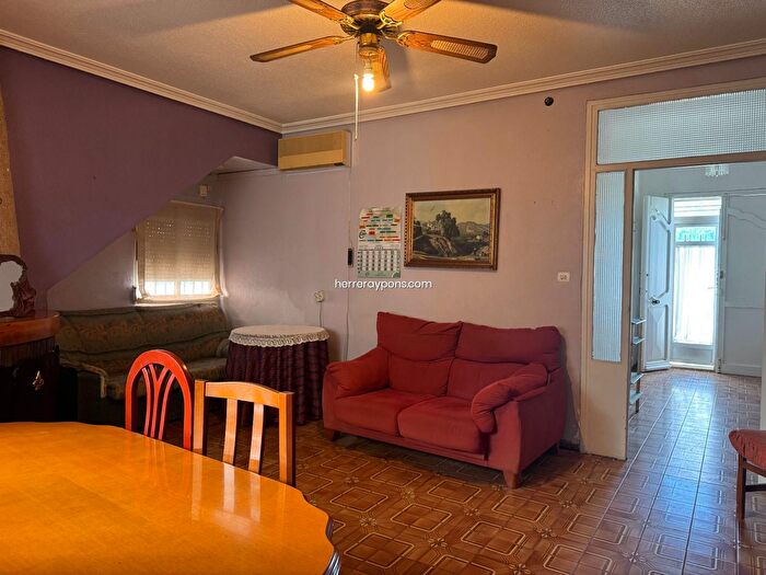 Casas en venta y pisos alquiler - 3