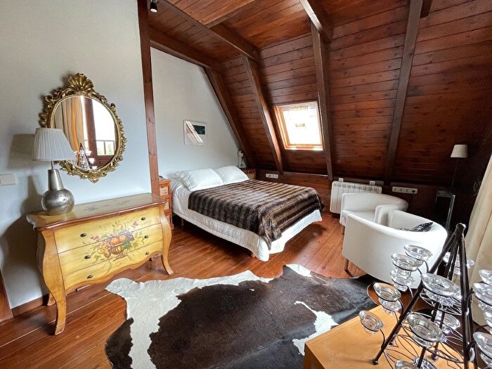 Casas en venta y pisos alquiler - 3