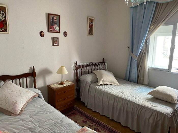 Casas en venta y pisos alquiler - 3