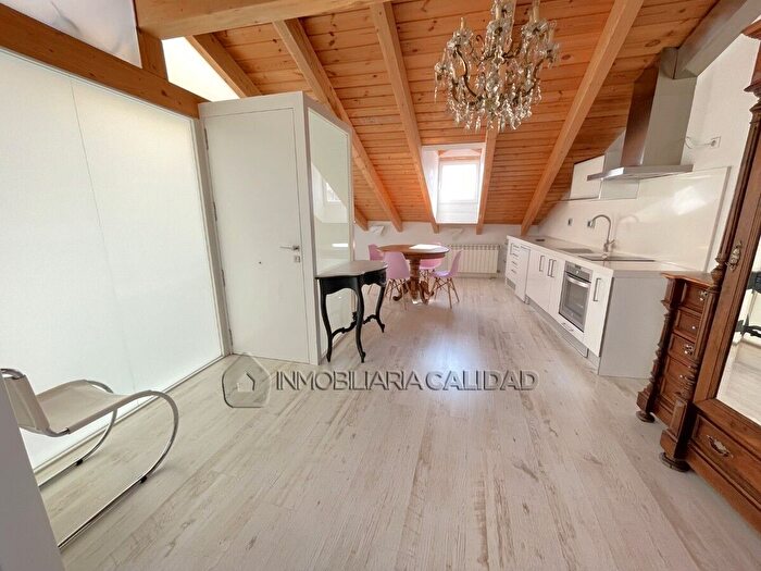 Casas en venta y pisos alquiler - 1