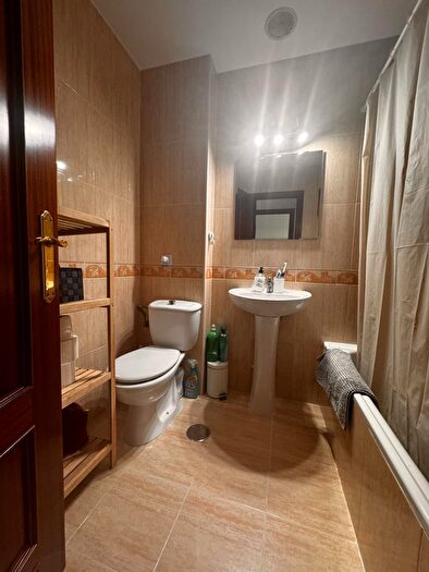 Casas en venta y pisos alquiler - 3
