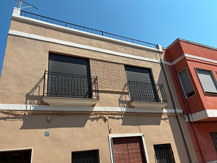 Casas en venta y pisos alquiler - 1