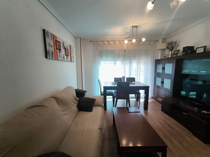 Casas en venta y pisos alquiler - 1