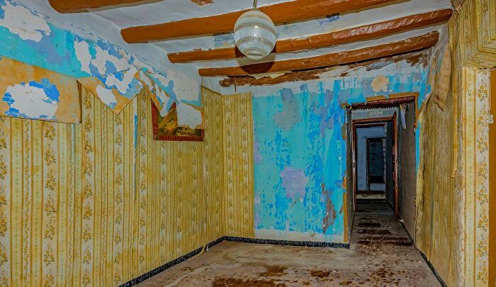 Casas en venta y pisos alquiler - 3