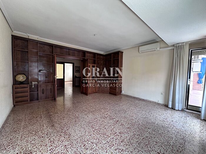 Casas en venta y pisos alquiler - 1