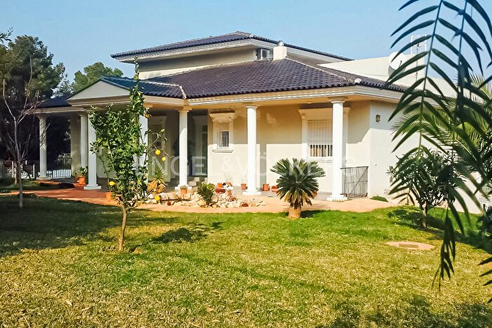 Casa en venta en Picassent, Valencia de 4 habitaciones