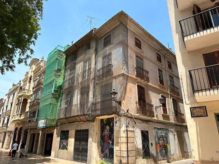 Casas en venta y pisos alquiler - 1