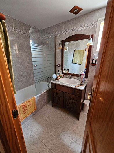 Casas en venta y pisos alquiler - 3