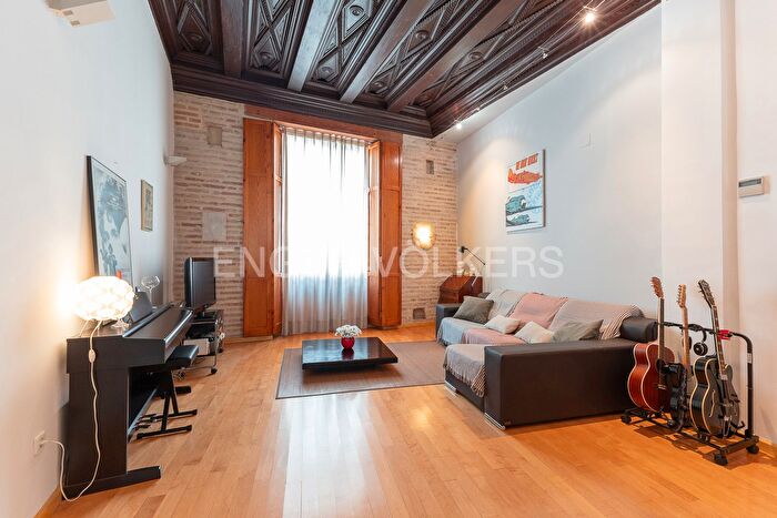 Casas en venta y pisos alquiler - 1