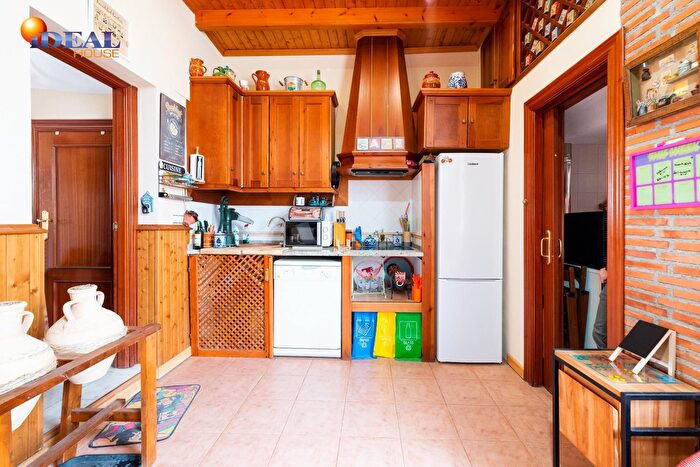 Casas en venta y pisos alquiler - 3