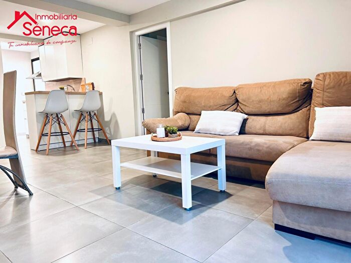 Casas en venta y pisos alquiler - 1