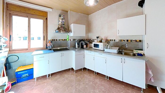 Casas en venta y pisos alquiler - 3