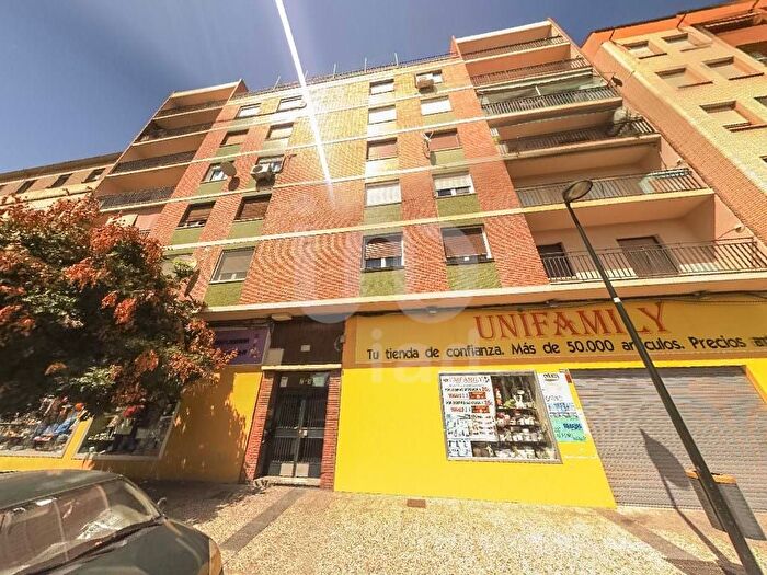 Casas en venta y pisos alquiler - 1