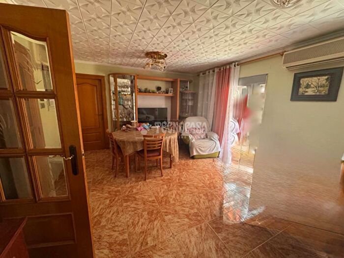 Casas en venta y pisos alquiler - 1