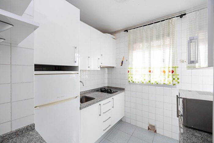 Casas en venta y pisos alquiler - 2