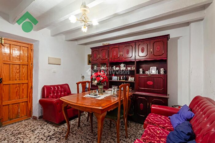 Casas en venta y pisos alquiler - 1