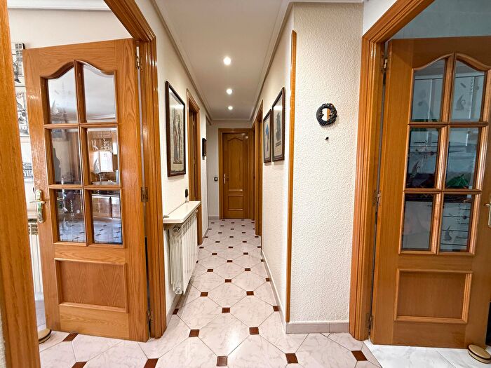 Casas en venta y pisos alquiler - 3