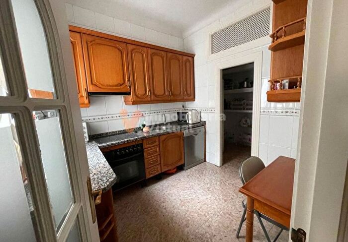 Casas en venta y pisos alquiler - 1