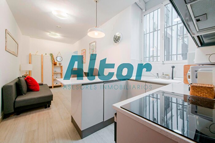 Casas en venta y pisos alquiler - 1