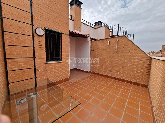 Casas en venta y pisos alquiler - 1