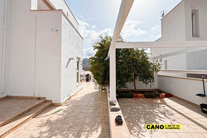 Casas en venta y pisos alquiler - 3