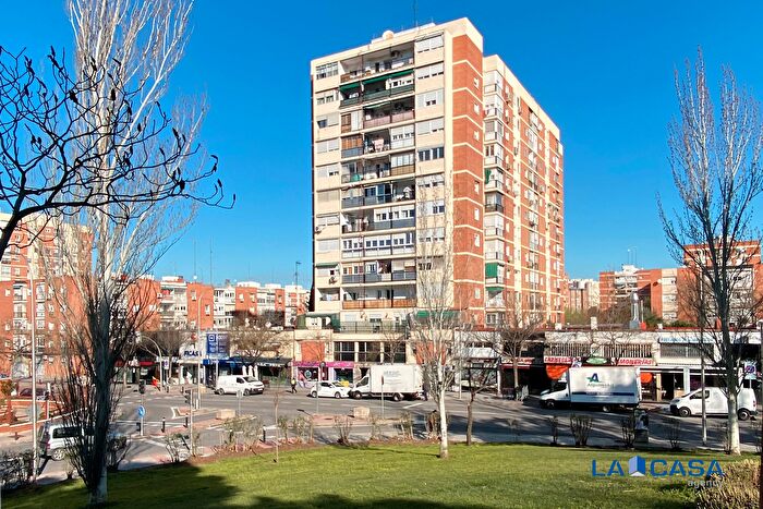 Casas en venta y pisos alquiler - 1