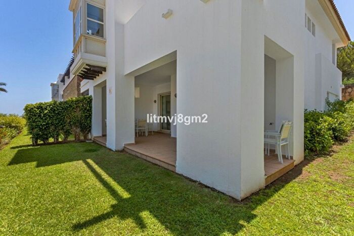 Casa en venta en La Cala Golf Lagar Martell, Mijas de 3 habitaciones