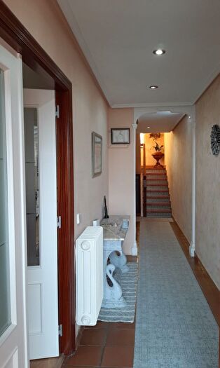Casas en venta y pisos alquiler - 1
