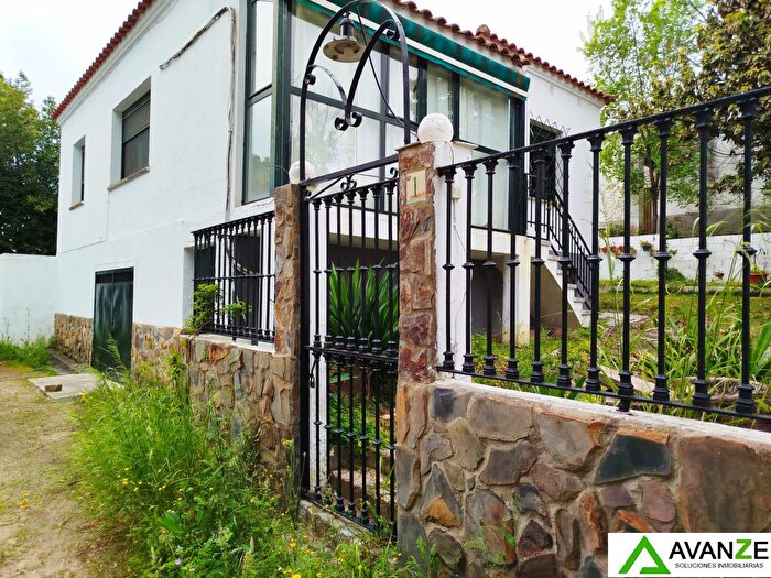 Casas en venta y pisos alquiler - 1