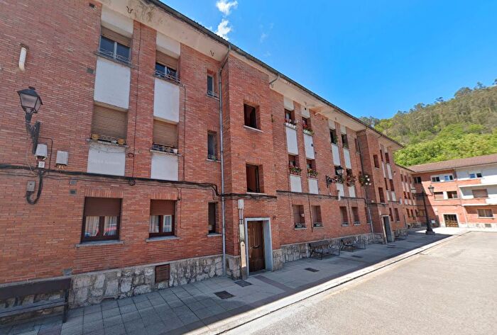 Casas en venta y pisos alquiler - 2