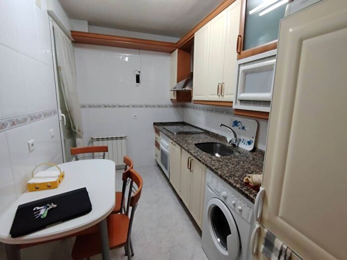 Casas en venta y pisos alquiler - 3