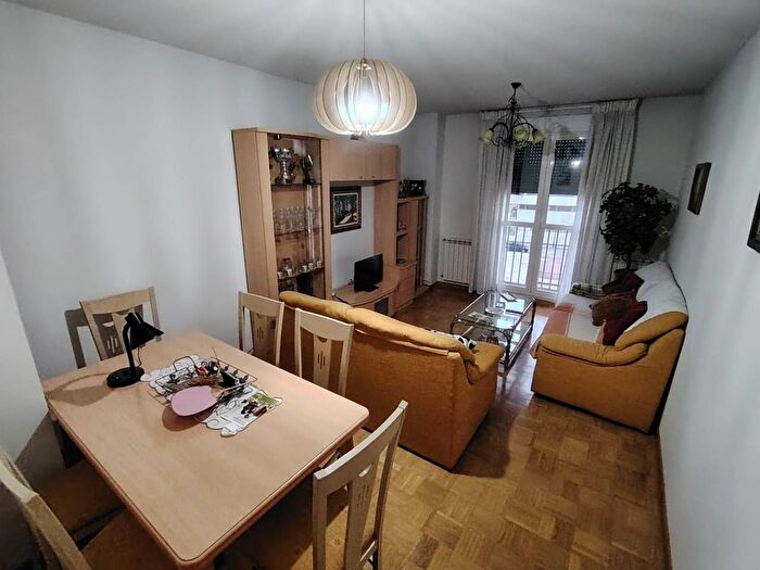 Casas en venta y pisos alquiler - 1