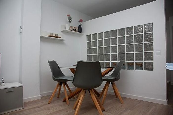Casas en venta y pisos alquiler - 2